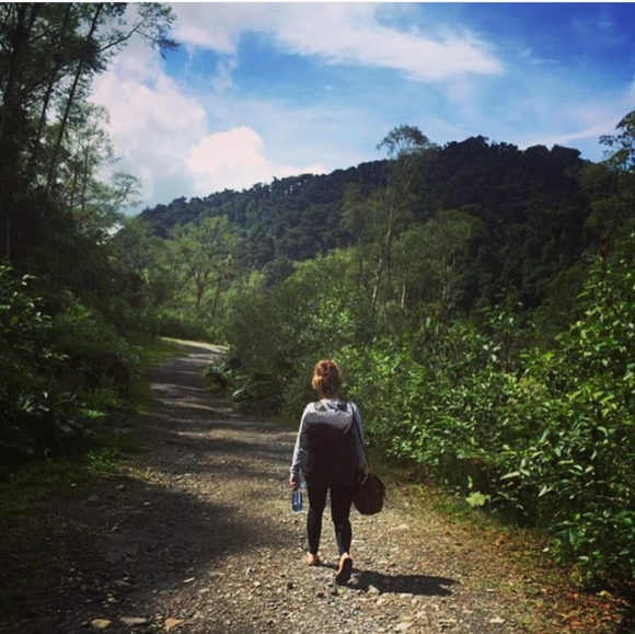 Hi! I'm Kelly 💛🦋 Get to know me :) - Picture 3 of 8